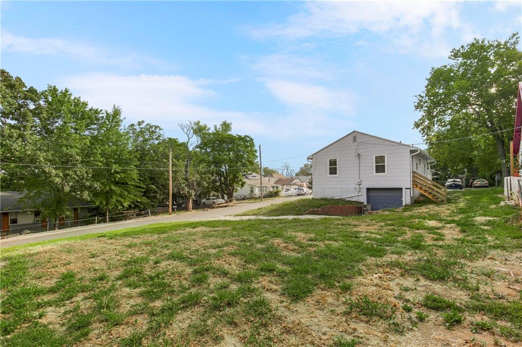 Photo 3 of 7900 CHESTNUT Avenue