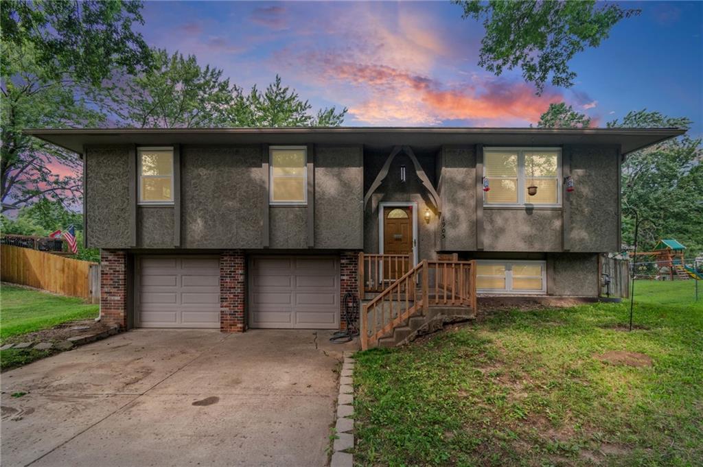 Photo of 1905 S Speas Drive