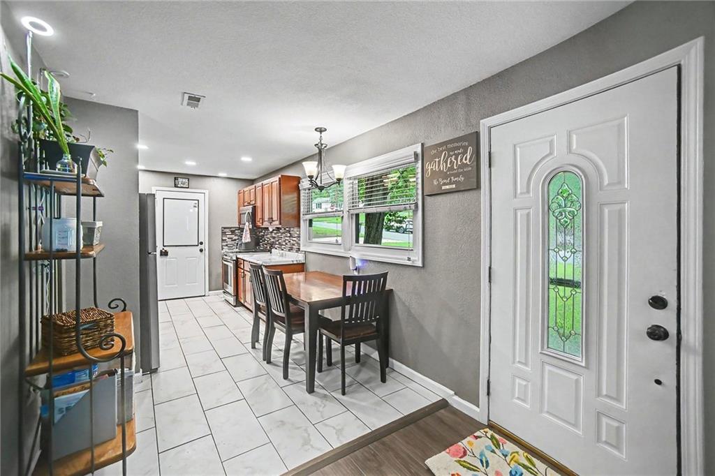 Photo 4 of 3626 N LISTER Avenue