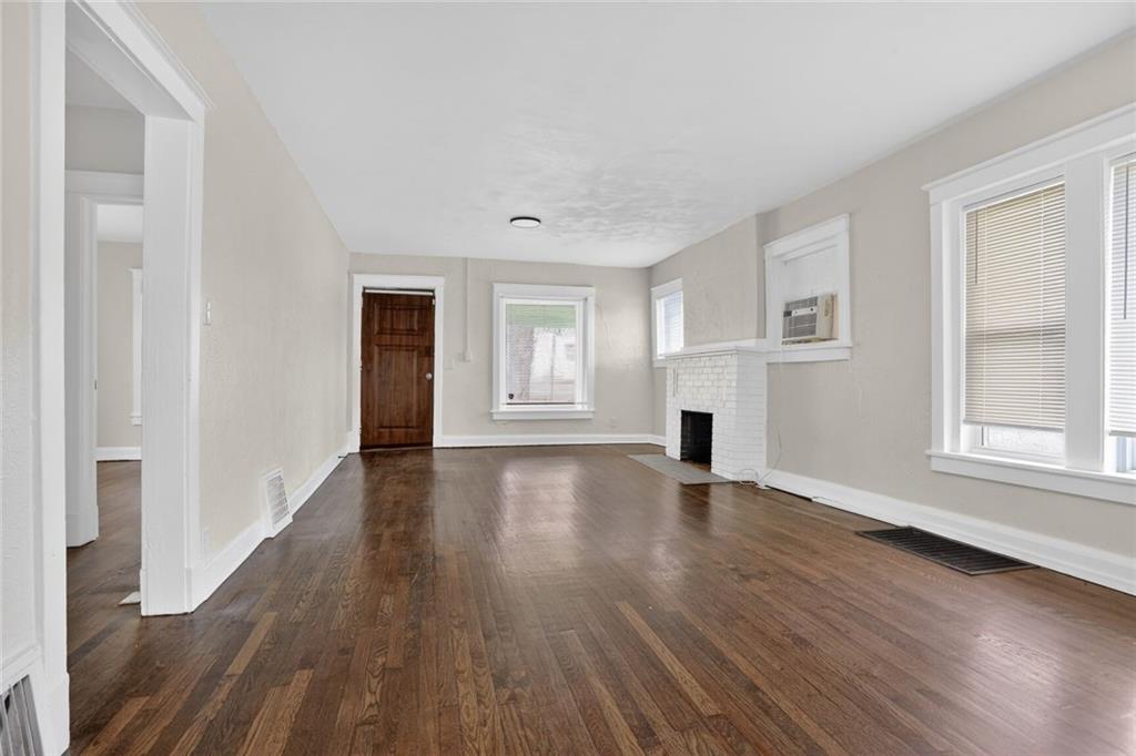 Photo 3 of 4121 E 56th Street