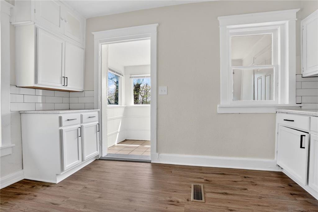 Photo 6 of 4121 E 56th Street