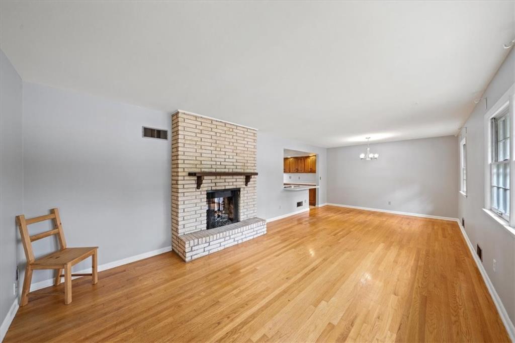 Photo 5 of 4506 E 105 Street