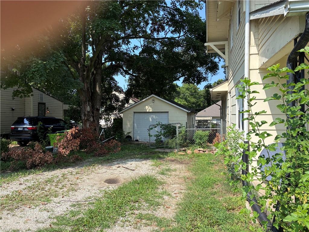 Photo 4 of 1104 S INDEPENDENCE N/A