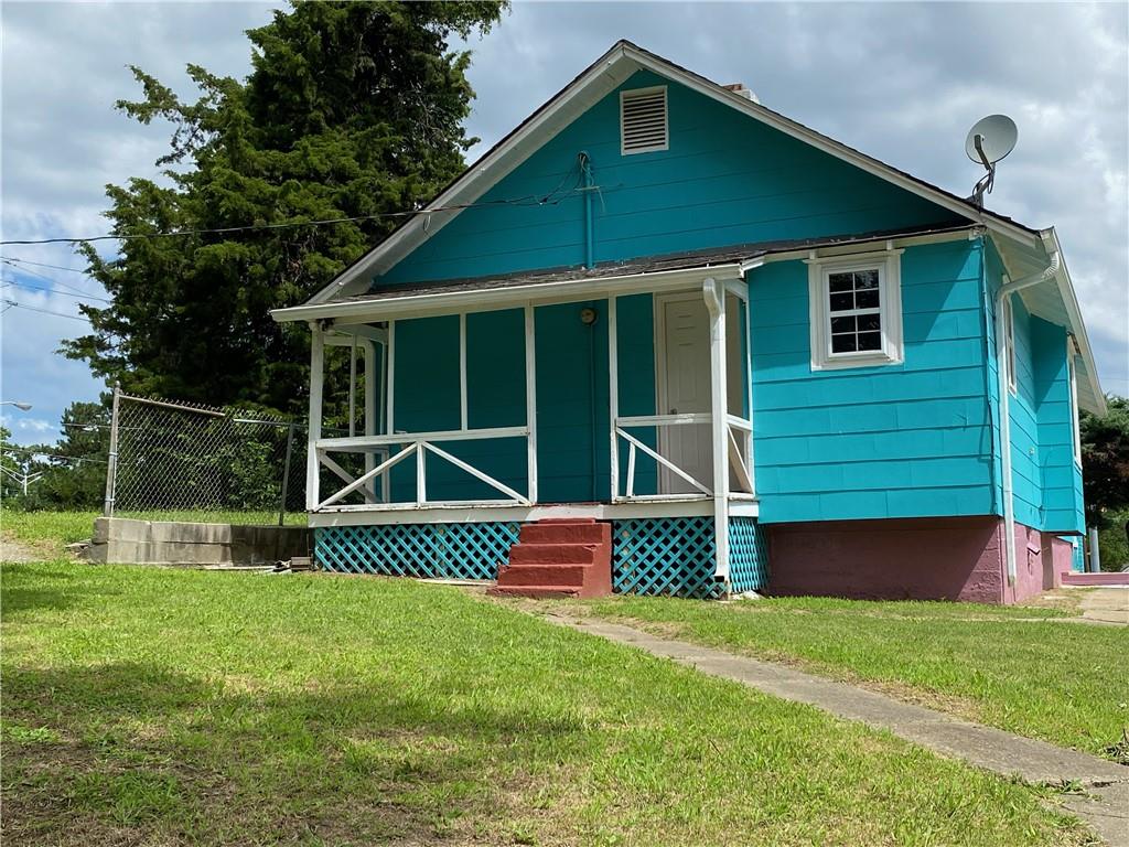 Photo 3 of 2701 Parallel Avenue
