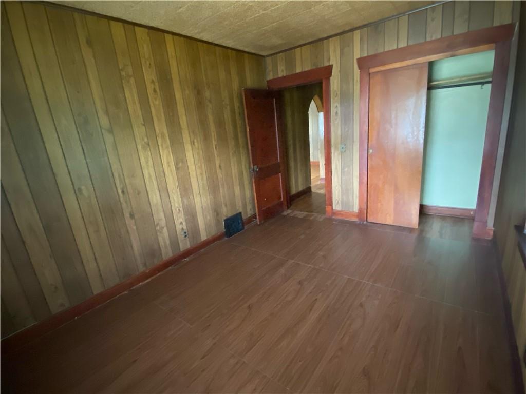 Photo 5 of 2701 Parallel Avenue
