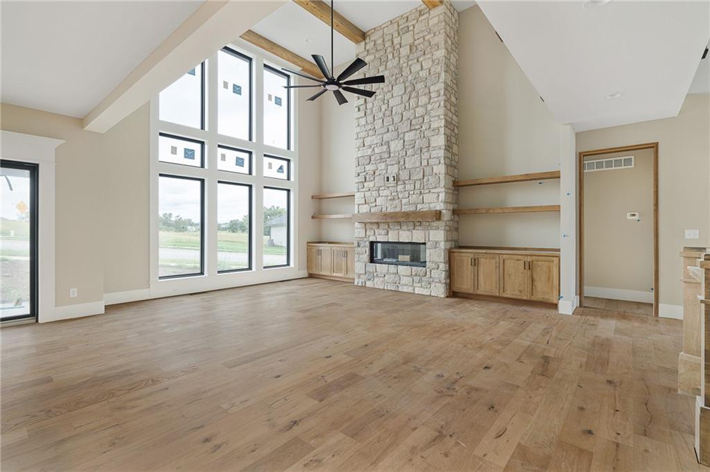 Photo 3 of 1401 Upton Court