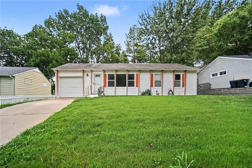 Photo 2 of 4519 N Troost Avenue