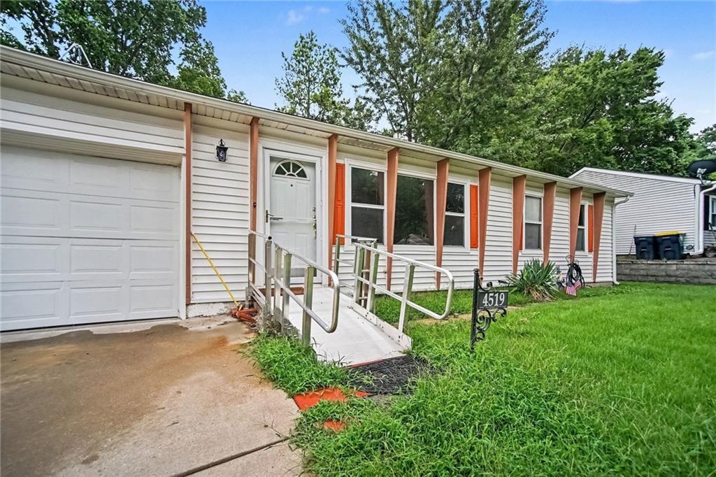 Photo 4 of 4519 N Troost Avenue