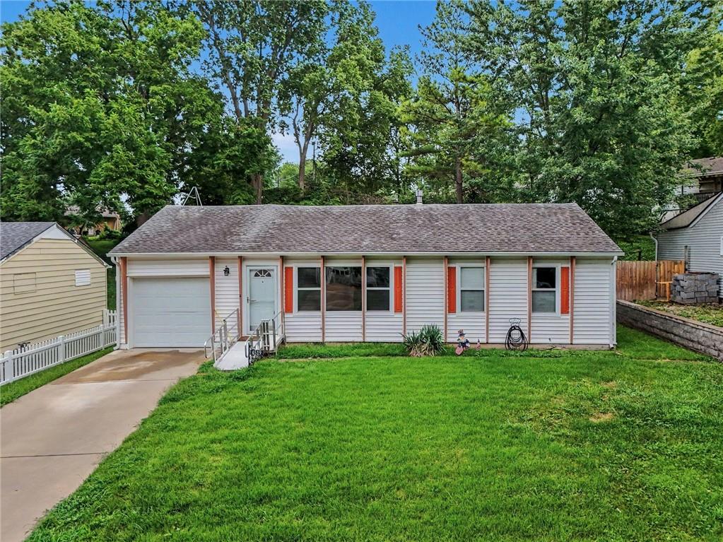 Photo 6 of 4519 N Troost Avenue