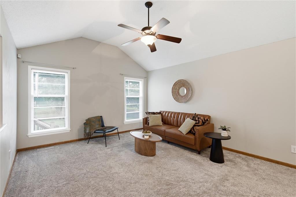 Photo 5 of 1112 SW Breckenridge Court