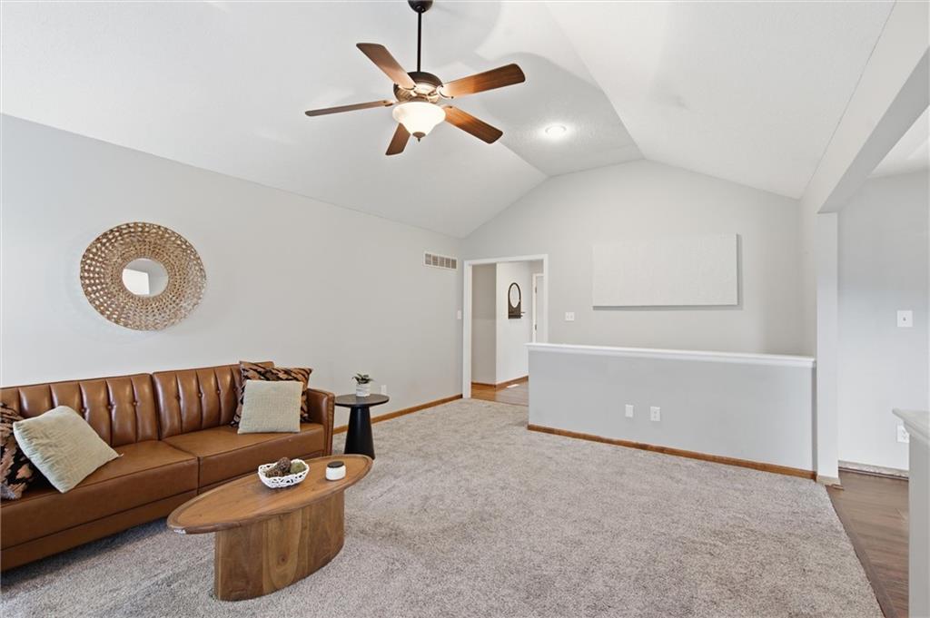Photo 6 of 1112 SW Breckenridge Court