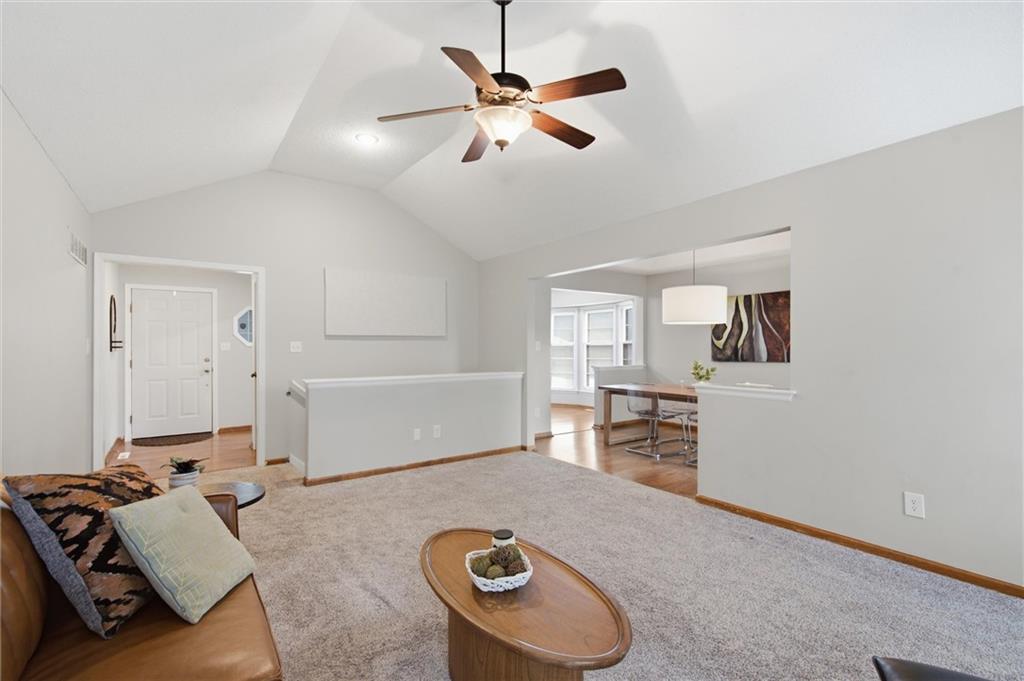 Photo 7 of 1112 SW Breckenridge Court