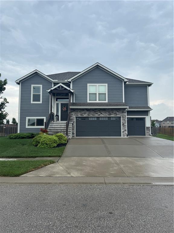 Photo of 1327 N 161st Terrace