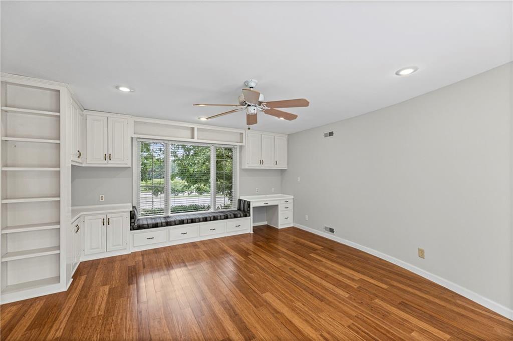 Photo 6 of 437 W 66th Terrace