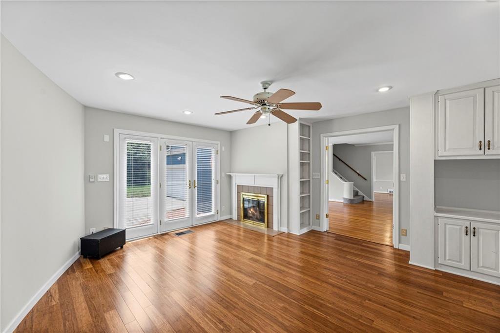 Photo 7 of 437 W 66th Terrace