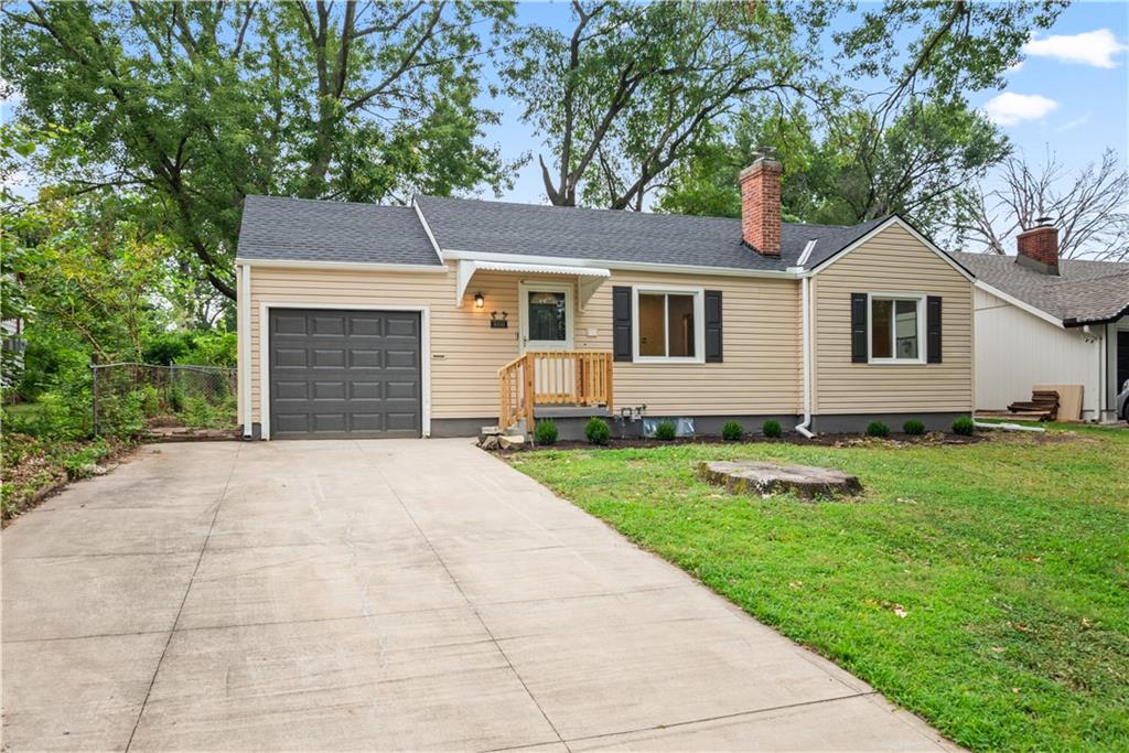 Photo 2 of 3331 S Arlington Avenue