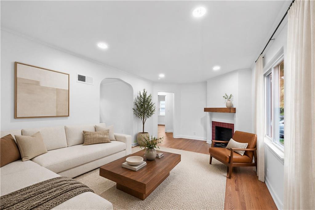 Photo 3 of 3331 S Arlington Avenue