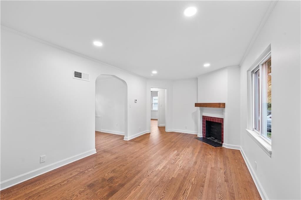 Photo 4 of 3331 S Arlington Avenue