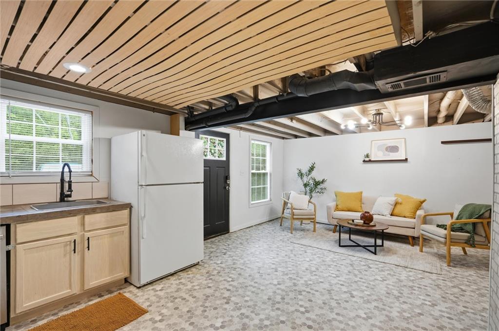Photo 7 of 2514 NE 76th Street