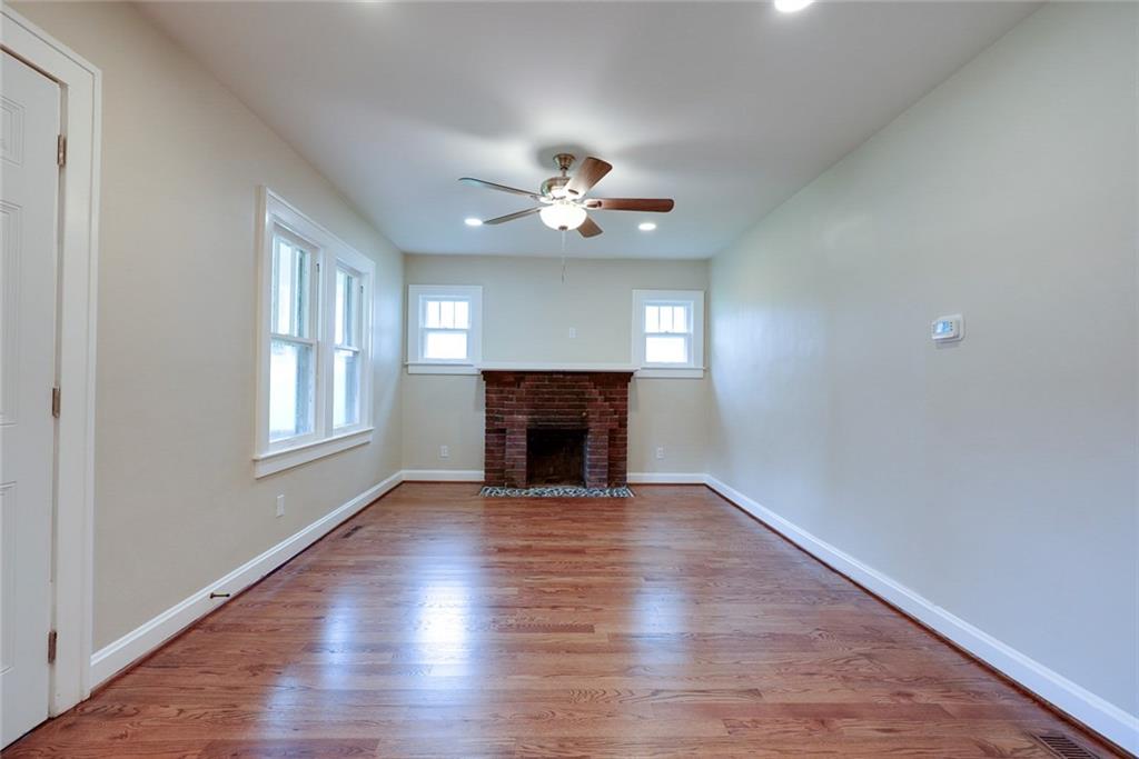 Photo 3 of 714 E Gudgell Avenue