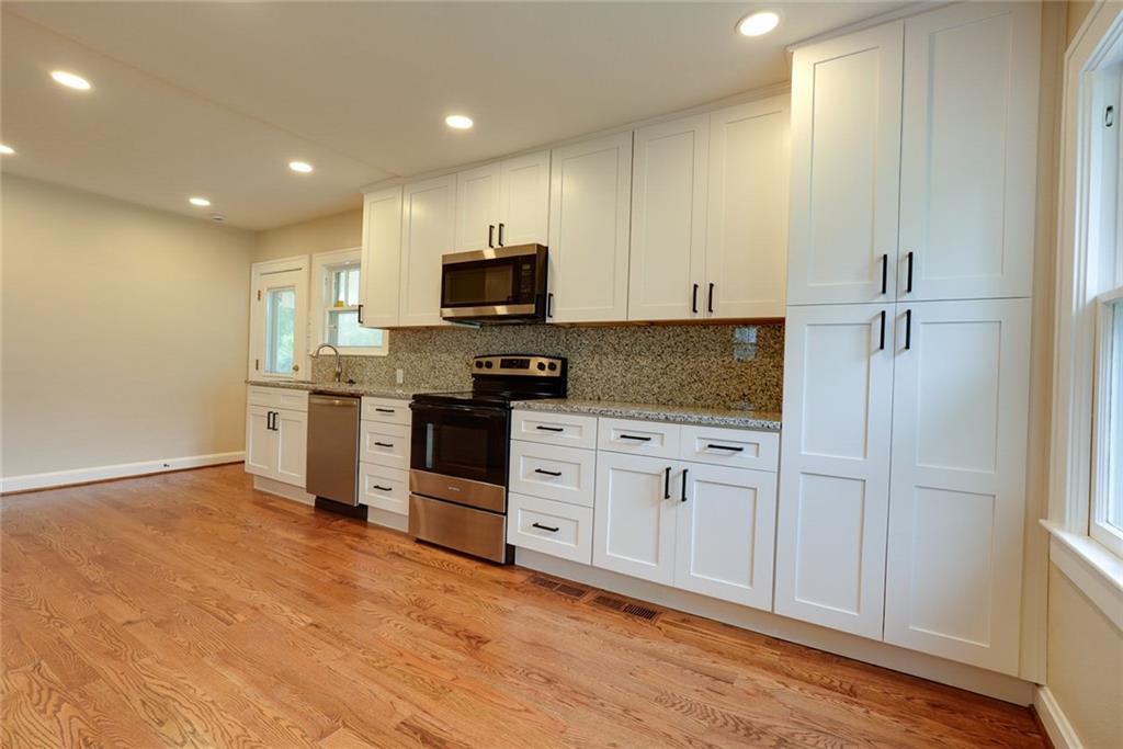 Photo 6 of 714 E Gudgell Avenue
