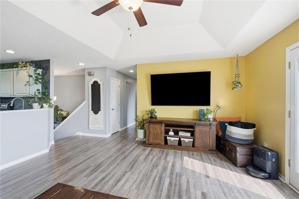 Photo 5 of 5827 Meadowsweet Lane