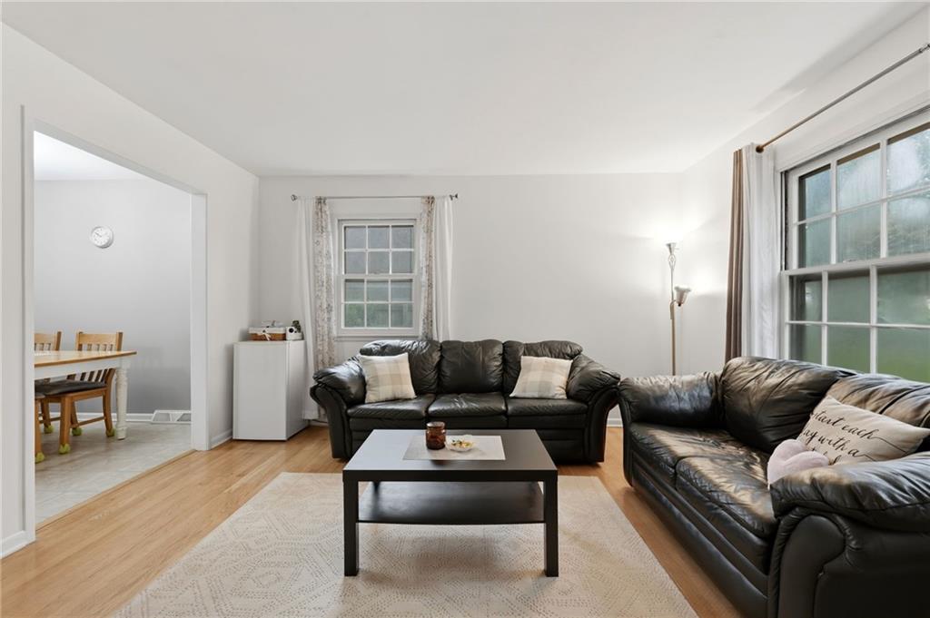 Photo 5 of 8344 England Street