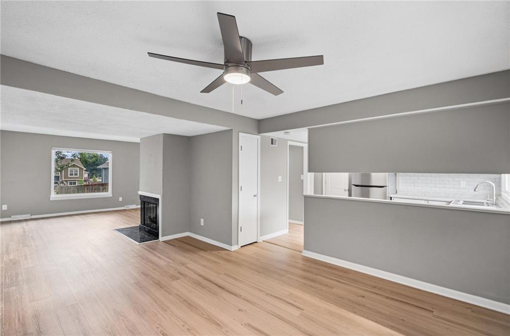 Photo 6 of 6437 E 127th Street