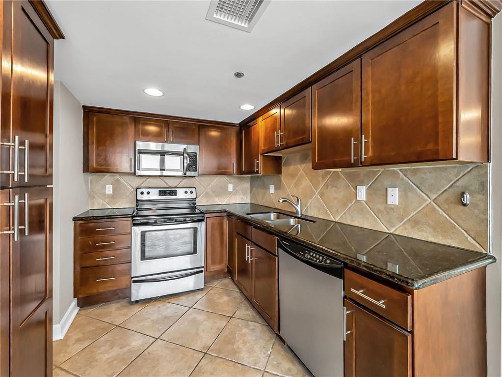 Photo 4 of 600 Admiral Boulevard #602
