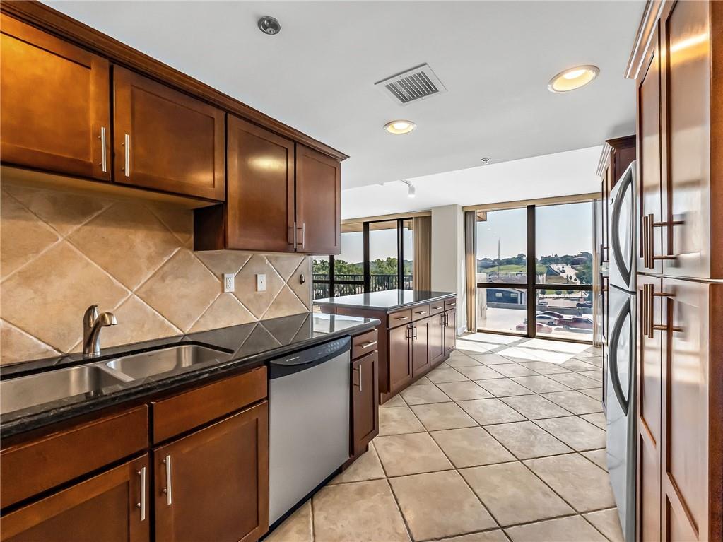 Photo 5 of 600 Admiral Boulevard #602