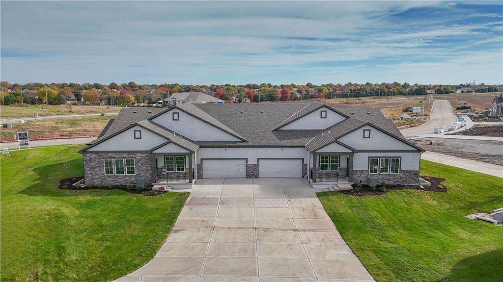Photo 4 of 155 S Diane Drive
