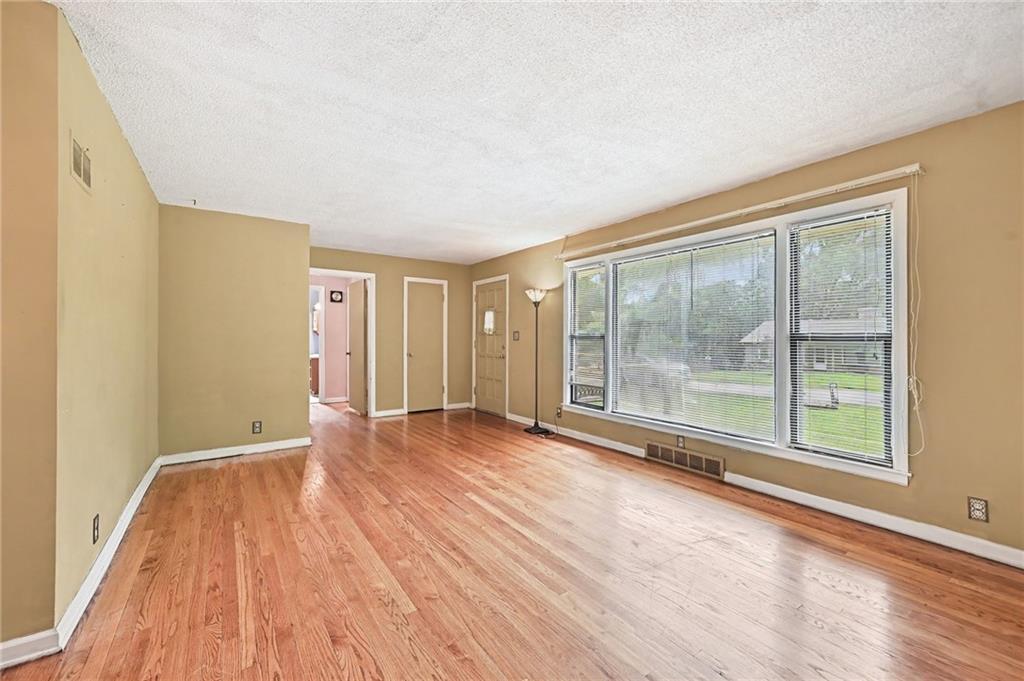 Photo 3 of 2449 S 49th Terrace