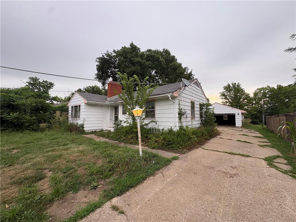 Photo 2 of 5049 N Brighton Avenue