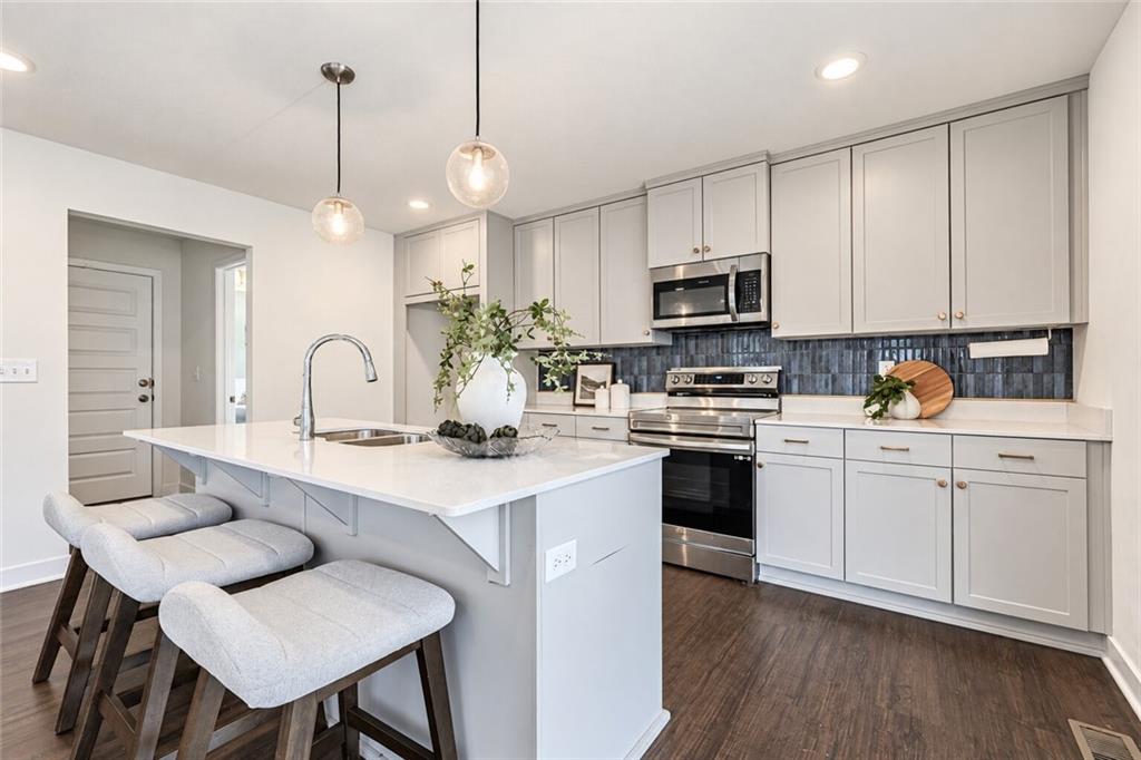 Photo 4 of 1413 Newport Lane