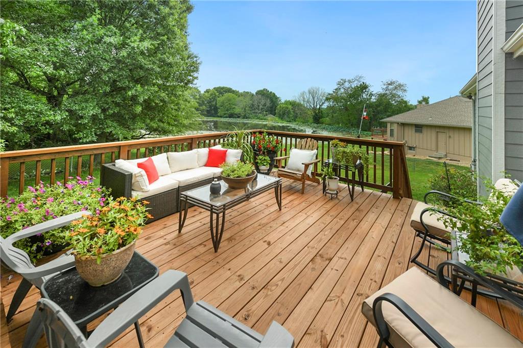 Photo 6 of 906 Fairview Circle
