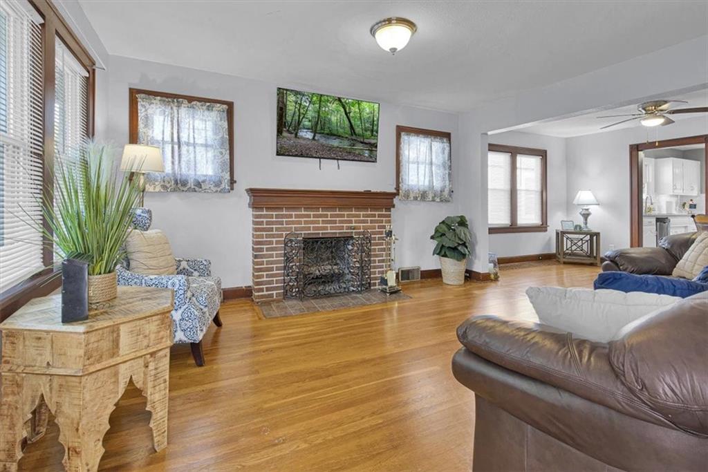 Photo 6 of 824 E 23rd Avenue