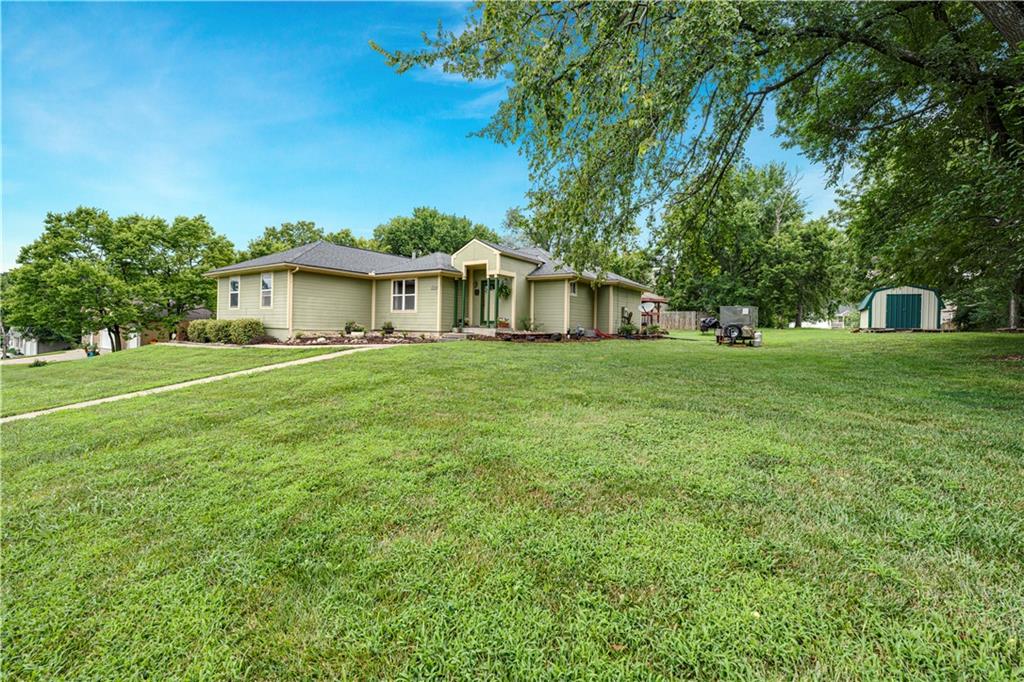 Photo 2 of 13710 Barber Avenue