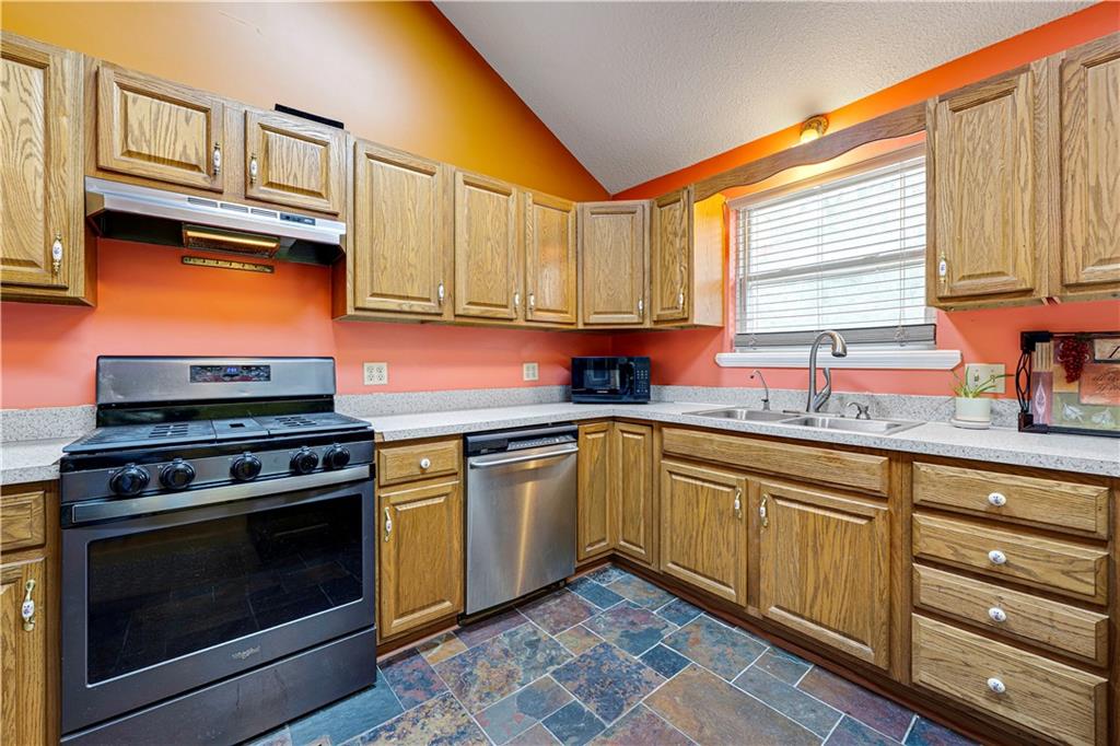 Photo 6 of 13710 Barber Avenue
