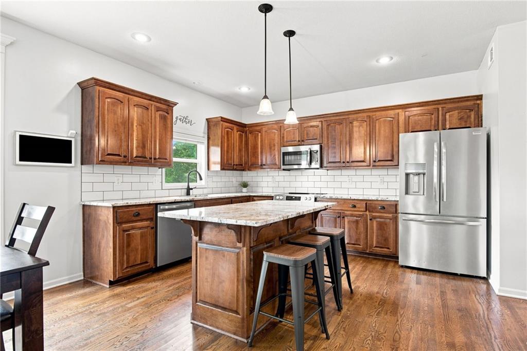 Photo 6 of 16584 S Lind Road