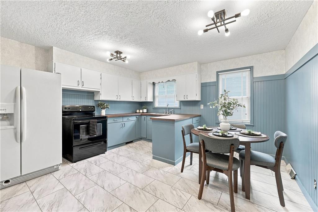 Photo 5 of 1007 S Logan Avenue