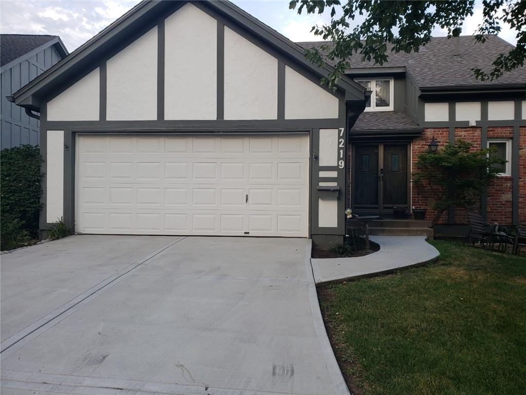 Photo of 7219 MASTIN Street in Merriam, KS