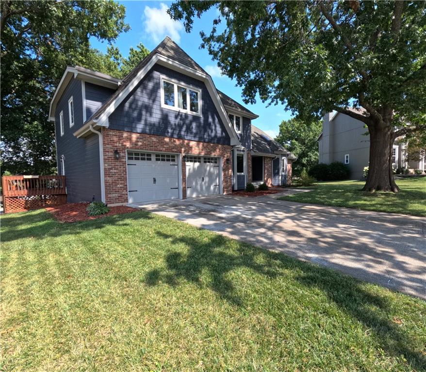 Photo 2 of 4401 NE Hoit Drive