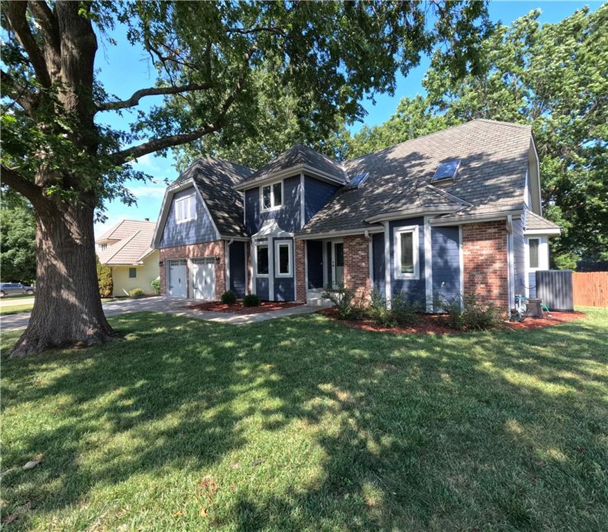 Photo 3 of 4401 NE Hoit Drive
