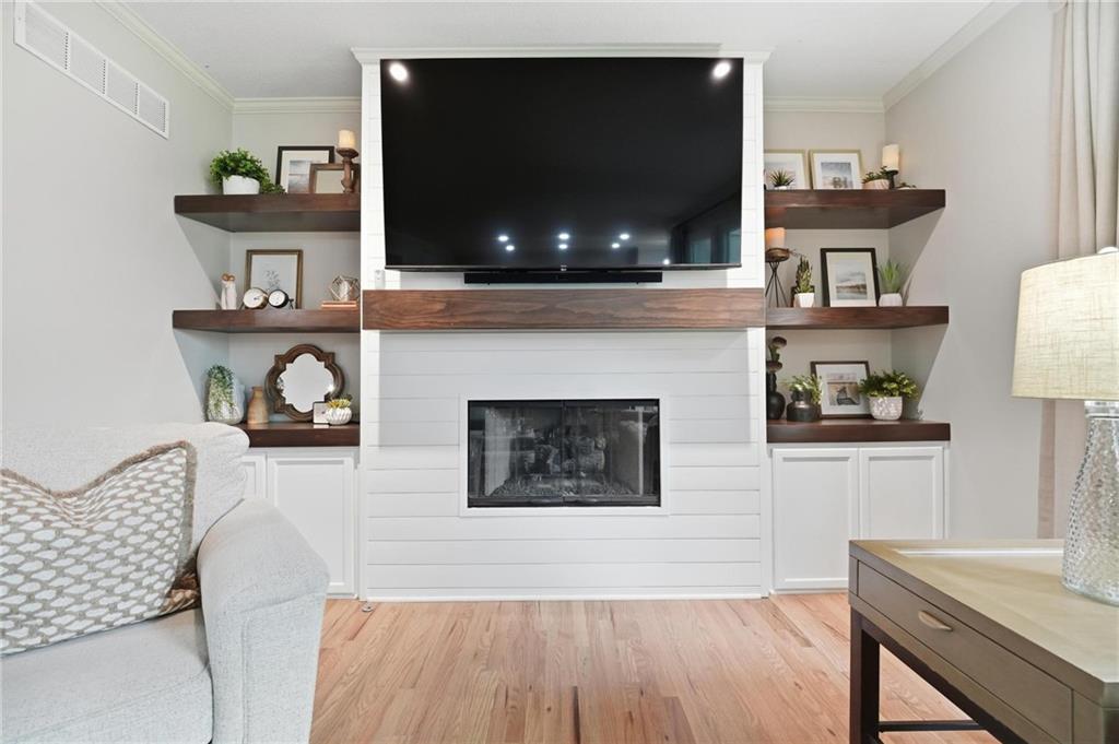 Photo 4 of 5120 W 158th Street