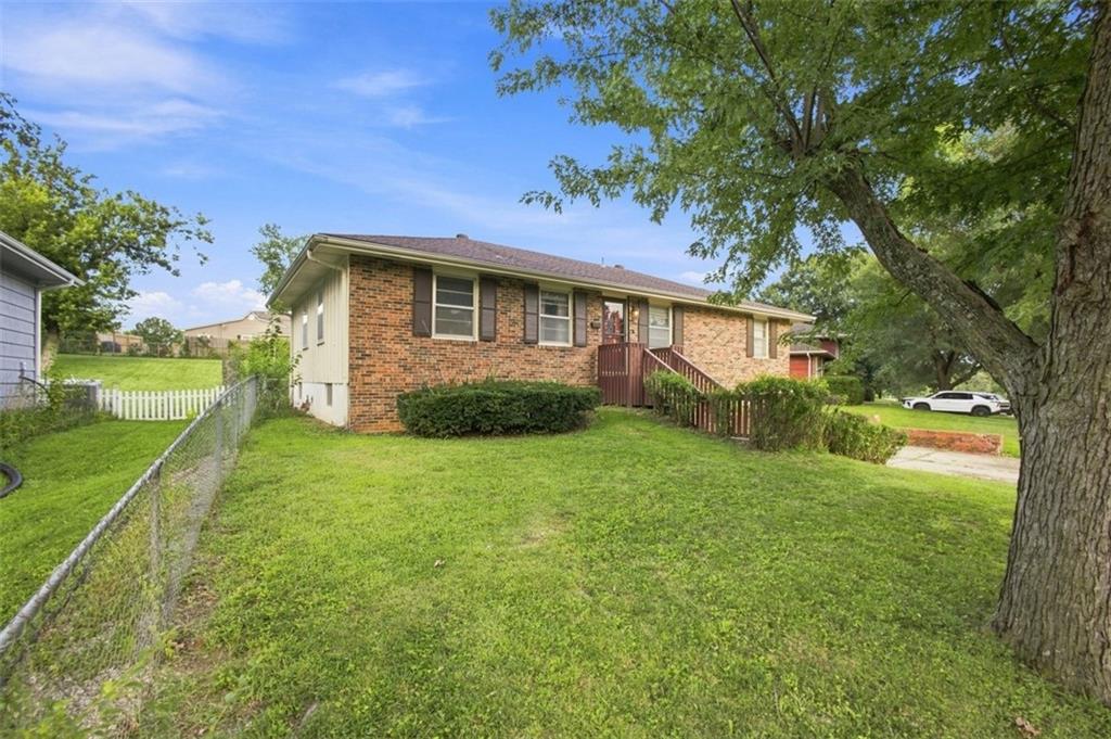 Photo 4 of 207 Augustus Drive