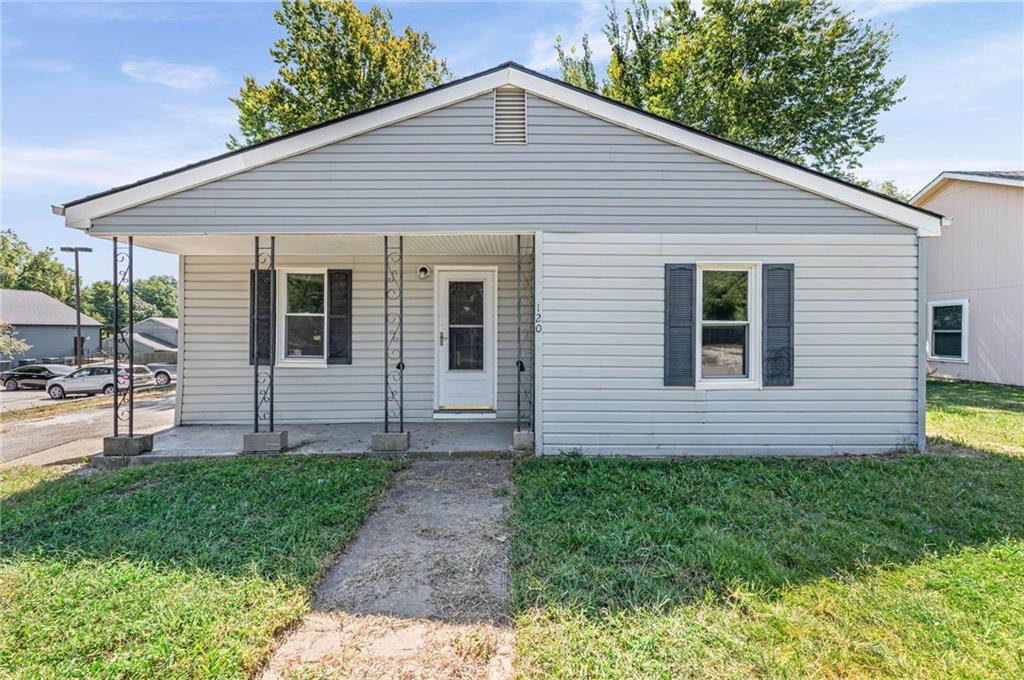 Photo of 120 E 6th Street