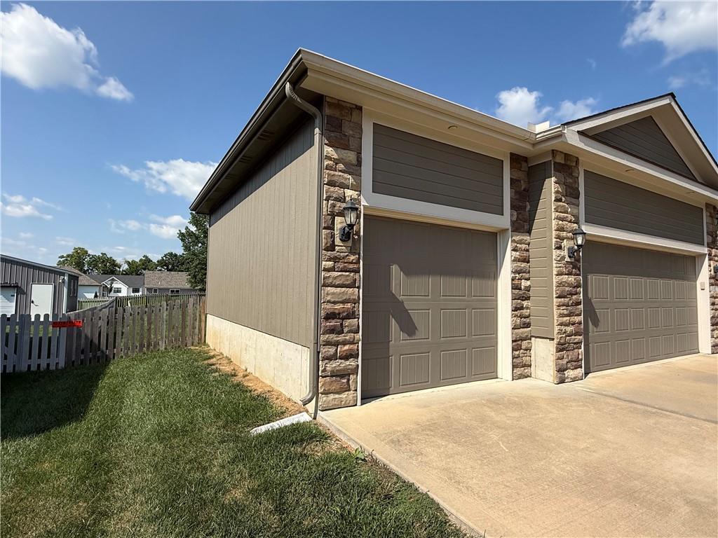 Photo 3 of 3817 SW Briarwood Oaks Drive