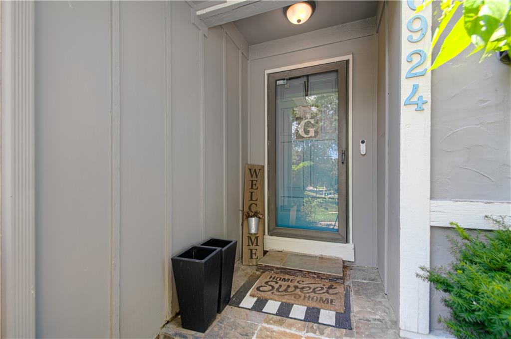 Photo 4 of 6924 Long Avenue