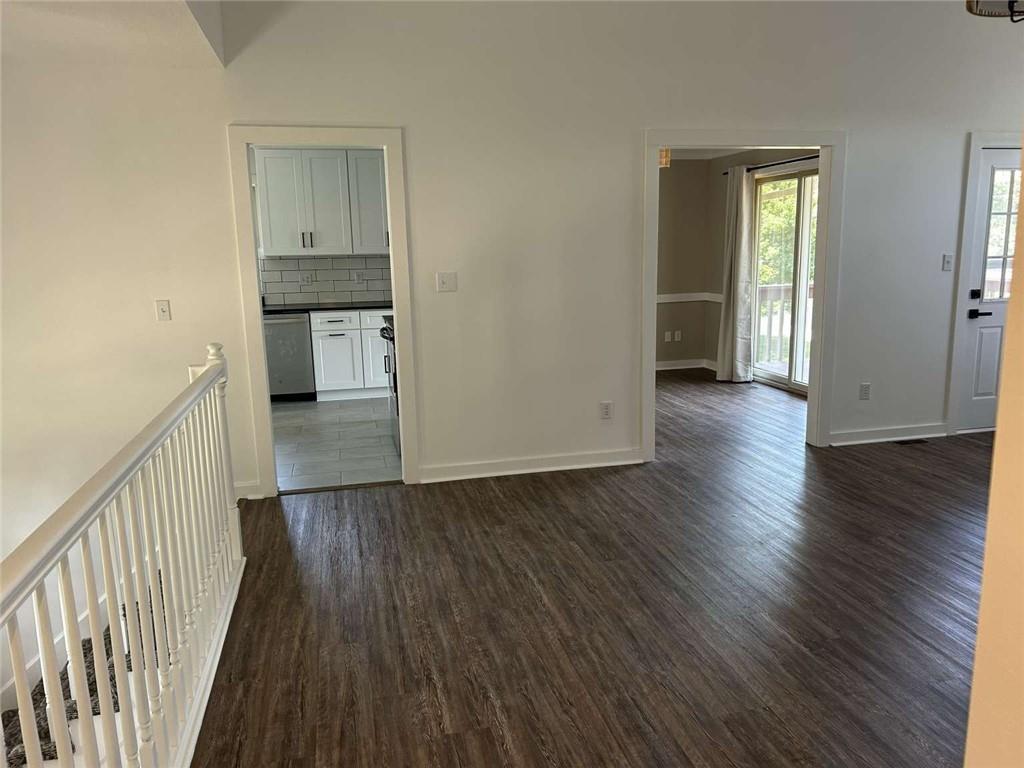 Photo 4 of 519 NE Timbercreek Drive