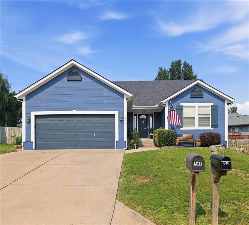 Photo of 846 SW Country Hill Drive in Grain Valley, MO